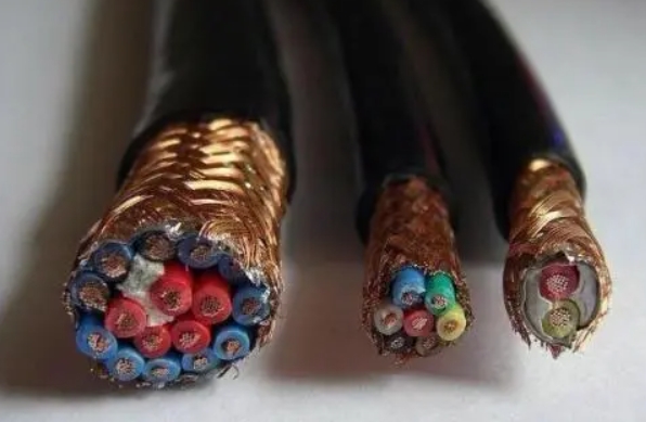 在橡套電纜的生產過程中出現各種各樣的質量問題.jpg